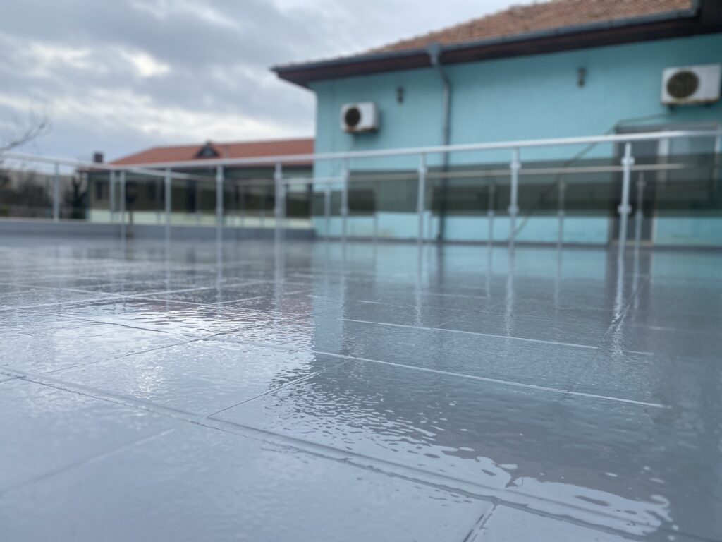 أطلية البوليوريا الباردة cold polyurea